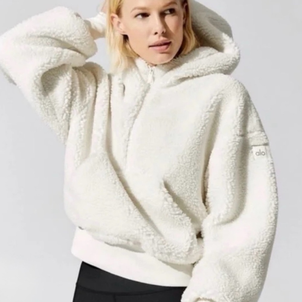 ALO Yoga street side half zip Teddy Jacket in pristine small